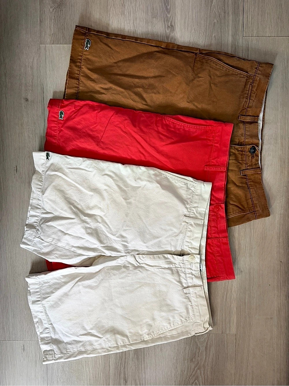 Lacoste Regular Fit Cotton Chino Shorts White Brown & Red/Coral US 32 Bundle
